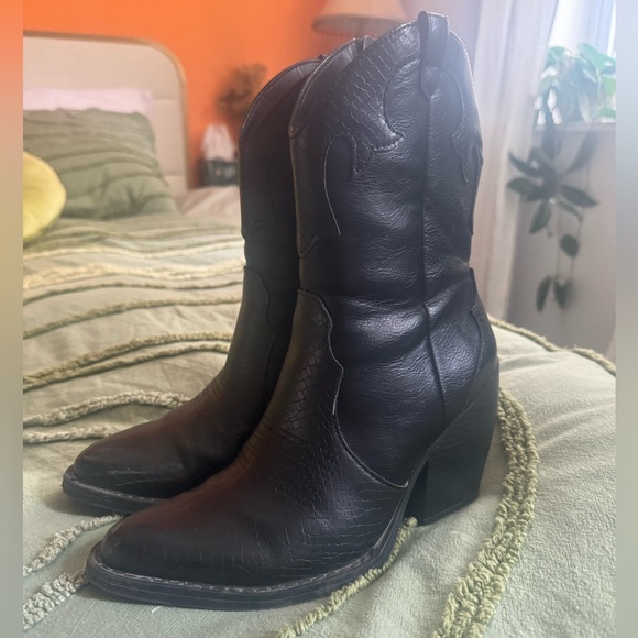 Black Womens Cowboy Boots - Picture 1 of 4